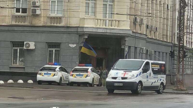 На Украине сотрудник военкомата угрожал выколоть глаз призывнику