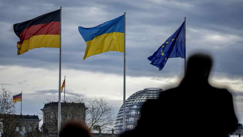 Почти сто тысяч работников Volkswagen вышли на забастовки по всей Германии