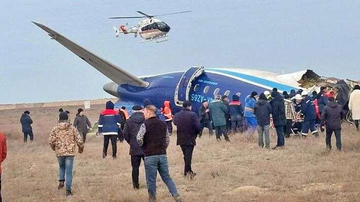 После столкновения с птицами самолет AZAL решил идти на запасной аэродром