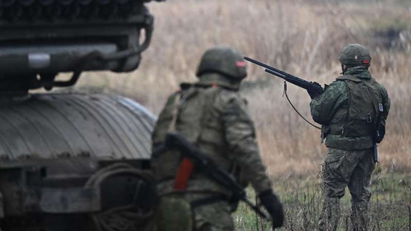 Россия продолжает спецоперацию на Украине, заявил Песков