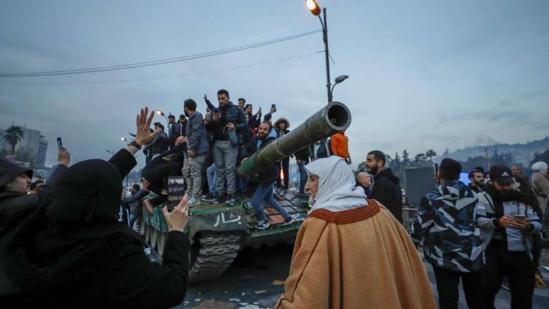 Россиянам в Сирии посоветовали не выходить на улицу без необходимости