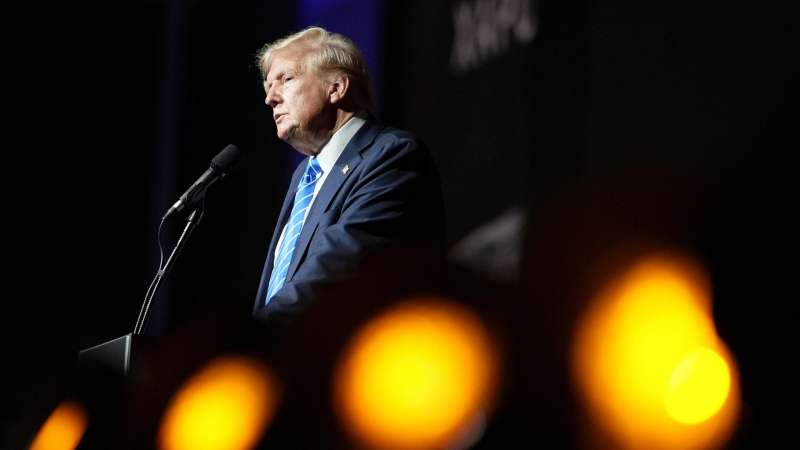 Трамп пообещал закрыть границу для нелегалов в первый день президентства