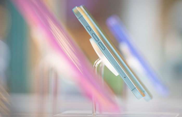 WSJ сообщила о планах Apple выпустить более тонкие iPhone и устройства-раскладушки